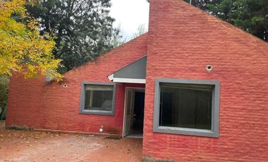 Casa en venta - 2 Dormitorios 2 Baños - 500mts2 - Merlo