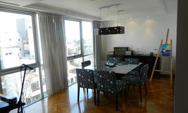 Departamento en venta - 4 Dormitorios 4 Baños - 200Mts2 - Castelar