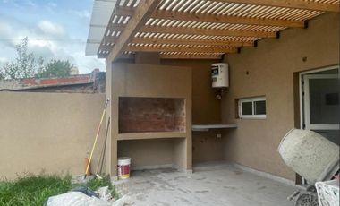 Dúplex en venta - 2 Dormitorios 2 Baños - Cochera - 238Mts2 - Pilar