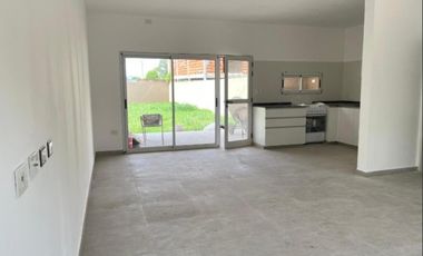 Dúplex en venta - 2 Dormitorios 2 Baños - Cochera - 238Mts2 - Pilar