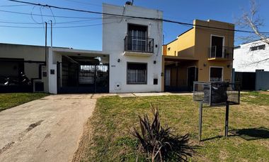 Dúplex en venta - 2 Dormitorios 1 Baño - Cochera - 200Mts2 - Saladillo