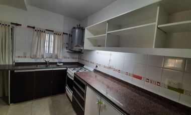 Dúplex en venta - 2 Dormitorios 1 Baño - Cochera - 200Mts2 - Saladillo