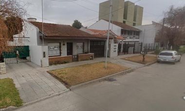 Casa en venta - 2 Dormitorios 2 Baños - Cochera - 333Mts2 - Mar del Plata