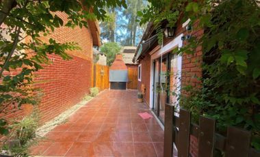 Casa en venta - 2 Dormitorios 1 Baño - 100Mts2 - Loma Verde