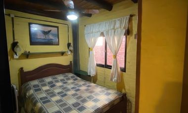 Casa en venta - 2 Dormitorios 1 Baño - 100Mts2 - Loma Verde