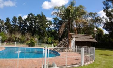 Casa en venta - 2 Dormitorios 1 Baño - 100Mts2 - Loma Verde