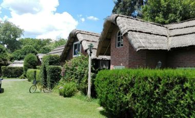 Casa en venta - 2 Dormitorios 1 Baño - 100Mts2 - Loma Verde