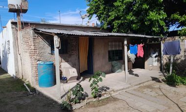 Casa en venta - 2 Dormitorios 2 Baños - Cochera - 500Mts2 - Florencio Varela