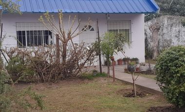 Casa en venta - 2 Dormitorios 2 Baños - Cochera - 500Mts2 - Florencio Varela