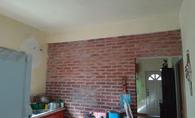 Casa en venta - 2 Dormitorios 2 Baños - Cochera - 500Mts2 - Florencio Varela