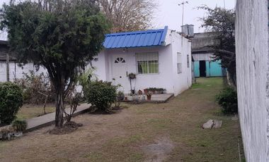 Casa en venta - 2 Dormitorios 2 Baños - Cochera - 500Mts2 - Florencio Varela