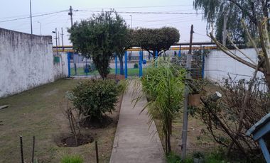 Casa en venta - 2 Dormitorios 2 Baños - Cochera - 500Mts2 - Florencio Varela