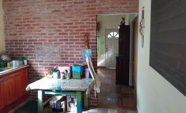 Casa en venta - 2 Dormitorios 2 Baños - Cochera - 500Mts2 - Florencio Varela