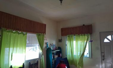 Casa en venta - 2 Dormitorios 2 Baños - Cochera - 500Mts2 - Florencio Varela