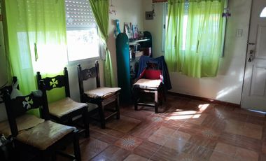 Casa en venta - 2 Dormitorios 2 Baños - Cochera - 500Mts2 - Florencio Varela