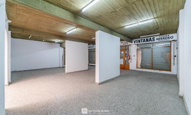 Venta - Gran Local Comercial sobre Av. Fortunato de la Plaza esq. Udine