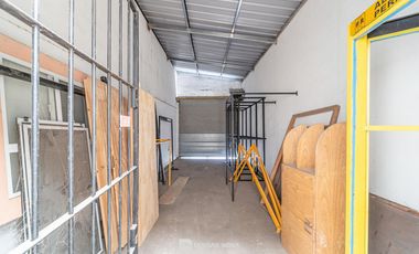 Venta - Gran Local Comercial sobre Av. Fortunato de la Plaza esq. Udine