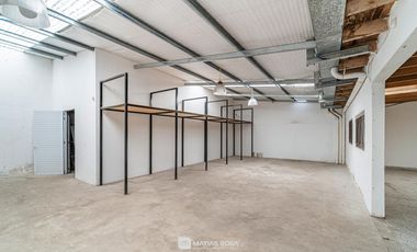 Venta - Gran Local Comercial sobre Av. Fortunato de la Plaza esq. Udine