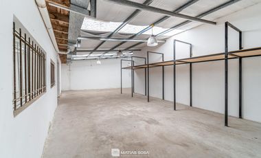 Venta - Gran Local Comercial sobre Av. Fortunato de la Plaza esq. Udine