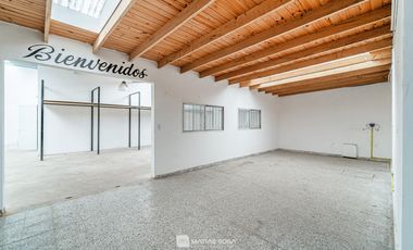 Venta - Gran Local Comercial sobre Av. Fortunato de la Plaza esq. Udine