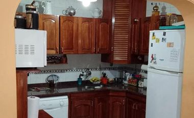 Casa en venta - 4 Dormitorios 2 Baños - Cochera - 240Mts2 - Tunuyán