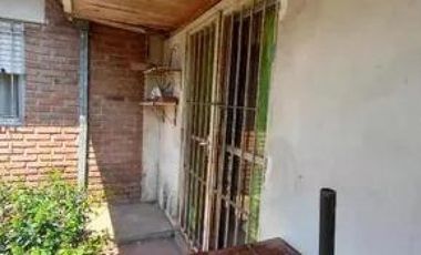 Casa en venta - 2 Dormitorios 2 Baños - Cochera - 237Mts2 - Quilmes