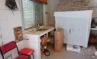 Casa en venta - 2 Dormitorios 2 Baños - Cochera - 237Mts2 - Quilmes