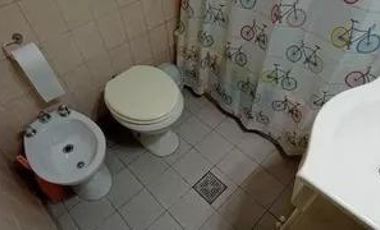 Casa en venta - 2 Dormitorios 2 Baños - Cochera - 237Mts2 - Quilmes