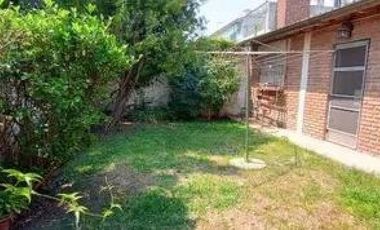 Casa en venta - 2 Dormitorios 2 Baños - Cochera - 237Mts2 - Quilmes