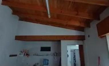 Casa en venta - 2 Dormitorios 2 Baños - Cochera - 237Mts2 - Quilmes