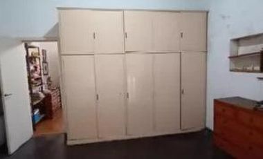 Casa en venta - 2 Dormitorios 2 Baños - Cochera - 237Mts2 - Quilmes