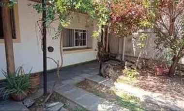 Casa en venta - 2 Dormitorios 2 Baños - Cochera - 237Mts2 - Quilmes