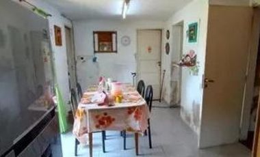 Casa en venta - 2 Dormitorios 2 Baños - Cochera - 237Mts2 - Quilmes