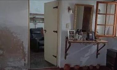 Casa en venta - 2 Dormitorios 2 Baños - Cochera - 237Mts2 - Quilmes