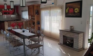 Casa en venta - 3 Dormitorios 3 Baños - 560Mts2 - Villa Nueva, Córdoba