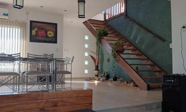 Casa en venta - 3 Dormitorios 3 Baños - 560Mts2 - Villa Nueva, Córdoba