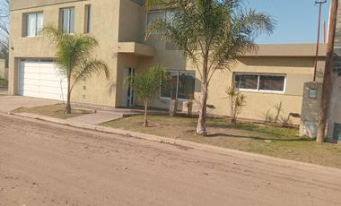 Casa en venta - 3 Dormitorios 3 Baños - 560Mts2 - Villa Nueva, Córdoba