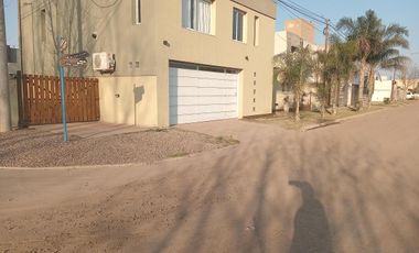Casa en venta - 3 Dormitorios 3 Baños - 560Mts2 - Villa Nueva, Córdoba