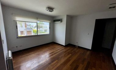 Casa en Funes Hills Cadaques. Lote 273. Piscina. Hermosa ubicación