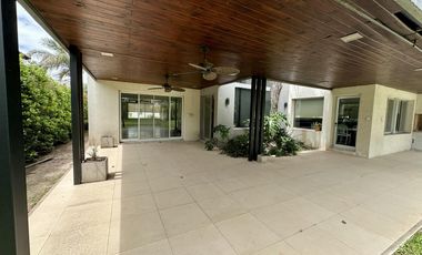 Casa en Funes Hills Cadaques. Lote 273. Piscina. Hermosa ubicación