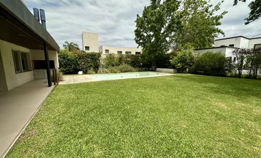 Casa en Funes Hills Cadaques. Lote 273. Piscina. Hermosa ubicación