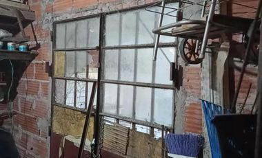 Casa en venta - 2 Dormitorios 1 Baño - Cocheras - San Clemente