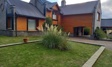 Casa en venta - 6 Dormitorios 7 Baños 2 Cocheras - 3098Mts2 - San Martín de Los Andes