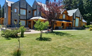 Casa en venta - 6 Dormitorios 7 Baños 2 Cocheras - 3098Mts2 - San Martín de Los Andes