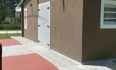 Casa en Venta - 2 Dormitorios 1 Baño - 398mts2 - Mar De Cobo