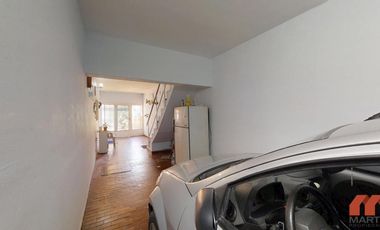 Casa en venta en Villa Adelina - 6 amb apta 2 familias c/jardín, patio y terraza.