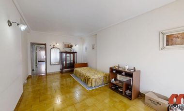 Casa en venta en Villa Adelina - 6 amb apta 2 familias c/jardín, patio y terraza.