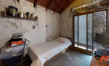 Casa en venta en Villa Adelina - 6 amb apta 2 familias c/jardín, patio y terraza.