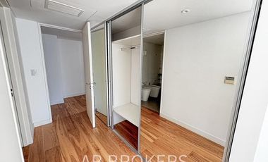 Venta 3 ambientes CON RENTA en Complejo al Rio. Vista Parcial al Rio. Cochera