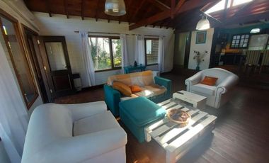 Casa en venta - 3 Dormitorios 2 Baños - 1.100Mts2 - Cariló